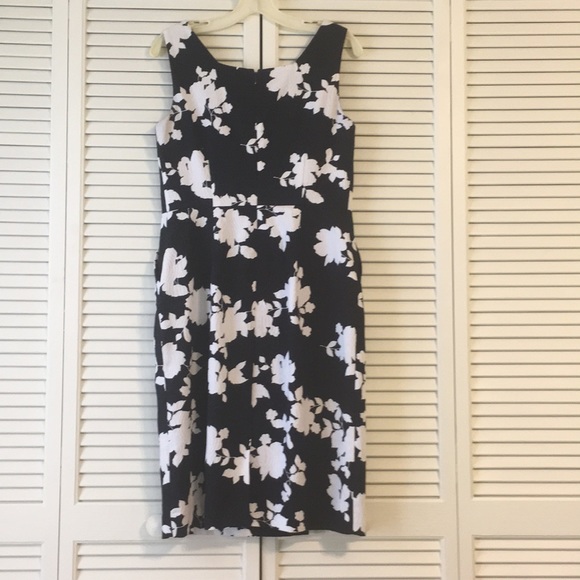 Talbots Blue & white floral print dress w pockets - Picture 2 of 2
